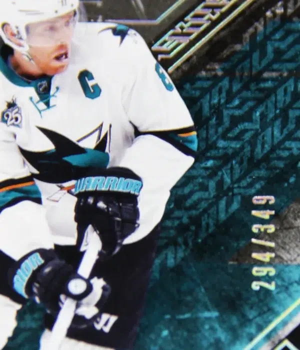 2015-16 Joe Pavelski #24 Upper Deck Black SN#294 - detail