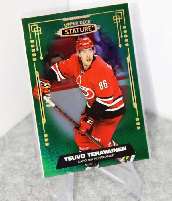 2021-22 Teuvo Teravainen #70 Upper Deck Stature Green SN#24 -stand