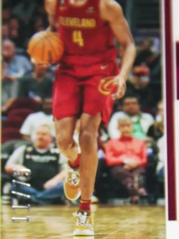 2022-23 Evan Mobley #19 Panini Contenders Optic Season Ticket Pink Prizm SN#11 - detail