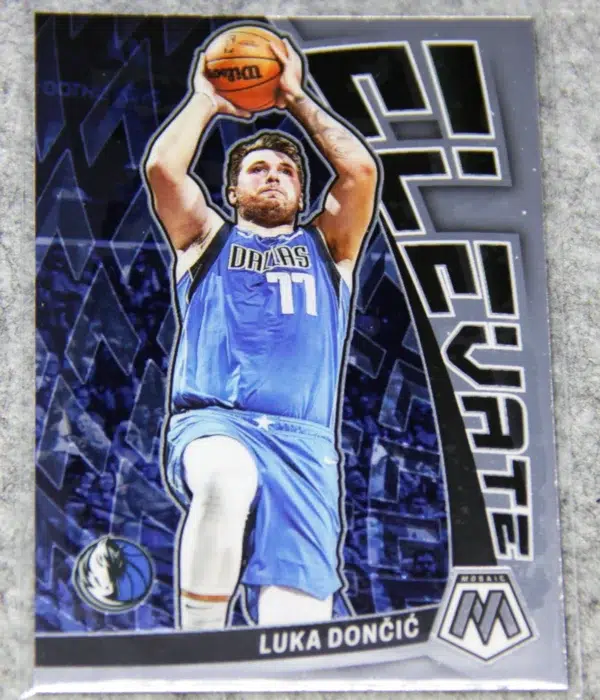 2022-23 Luka Doncic #19 Panini Mosaic Elevate - front