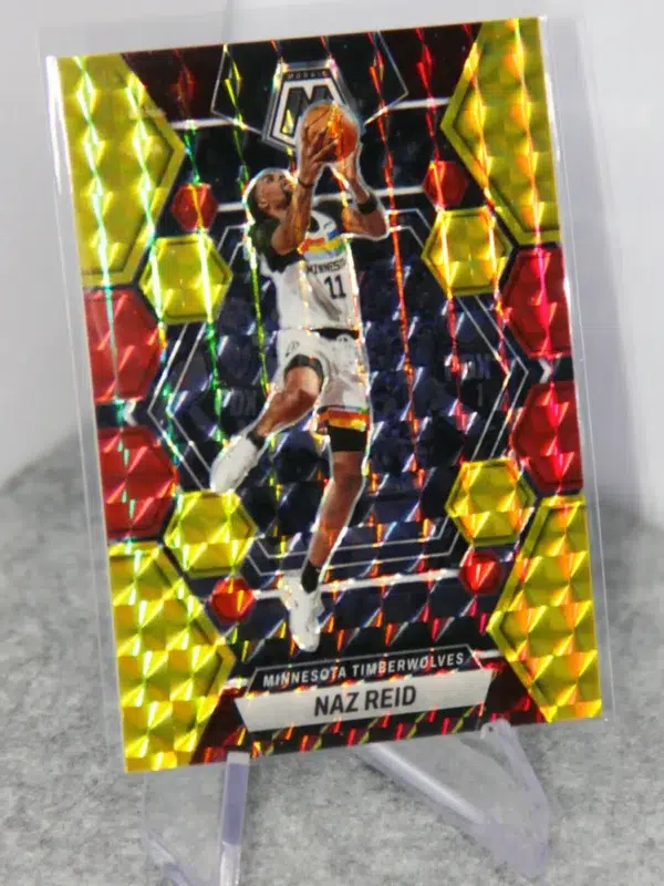 2022-23 Naz Reid #108 Panini Mosaic Red Yellow Fusion Choice Prizm SN#18 - stand
