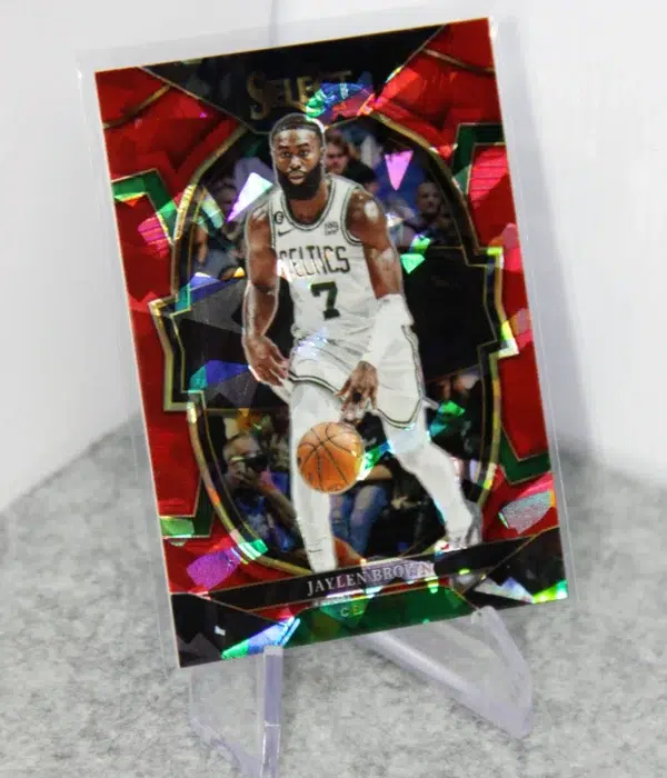 2022-23 Jaylen Brown #32 Panini Select Concourse Red Cracked Ice Prizm - stand