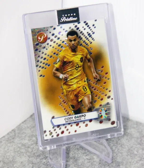 2023 Cody Gakpo #105 Topps Pristine UEFA Road to 2024 Euro Gold Refractor SN#23 - stand