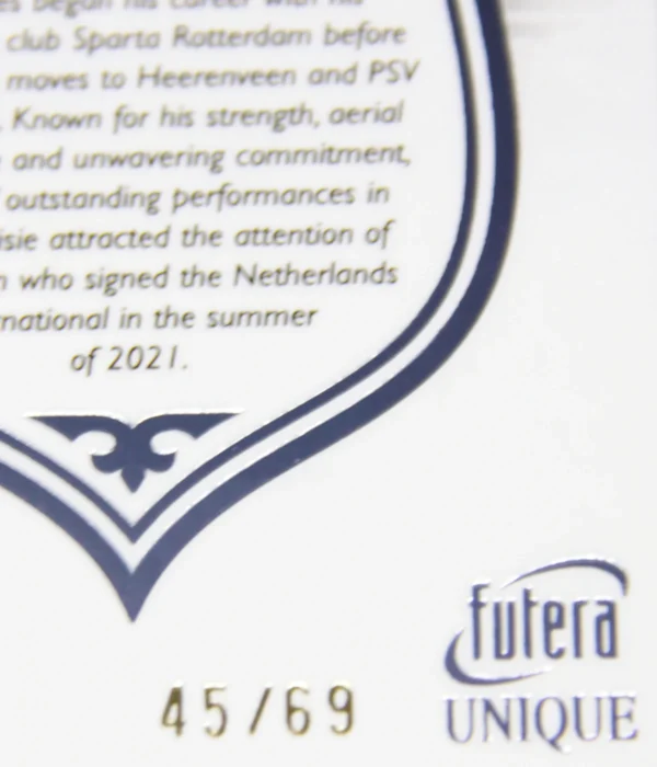 2023 Denzel Dumfries #012 Futera Unique Football Defender Silver SN#45 - detail