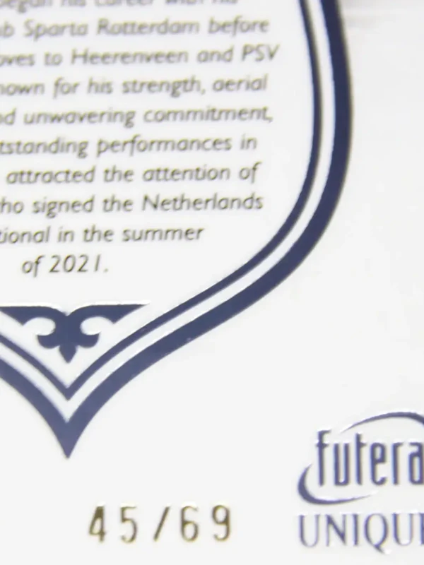 2023 Denzel Dumfries #012 Futera Unique Football Defender Silver SN#45 - detail