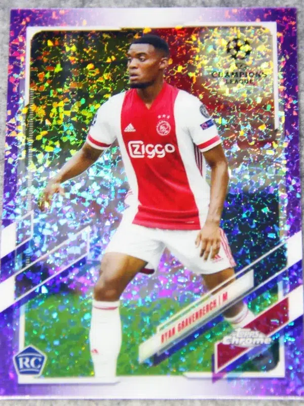 2020-21 Ryan Gravenberch #98 Topps Chrome UEFA Champions League Purple Mini-Diamond Refractor RC SN#165 - front