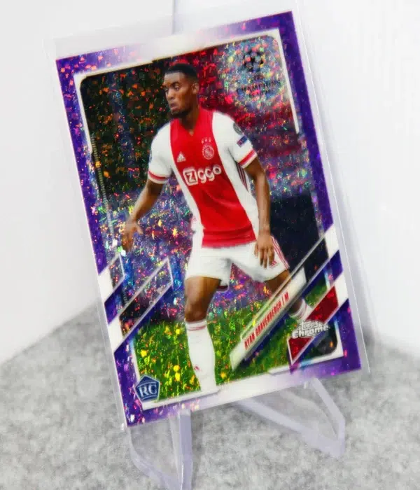 2020-21 Ryan Gravenberch #98 Topps Chrome UEFA Champions League Purple Mini-Diamond Refractor RC SN#165 - stand