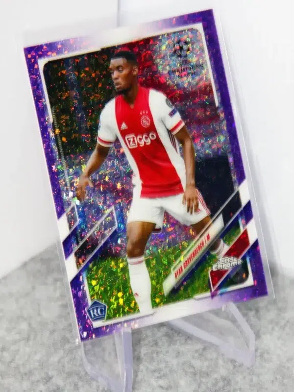 2020-21 Ryan Gravenberch #98 Topps Chrome UEFA Champions League Purple Mini-Diamond Refractor RC SN#165 - stand