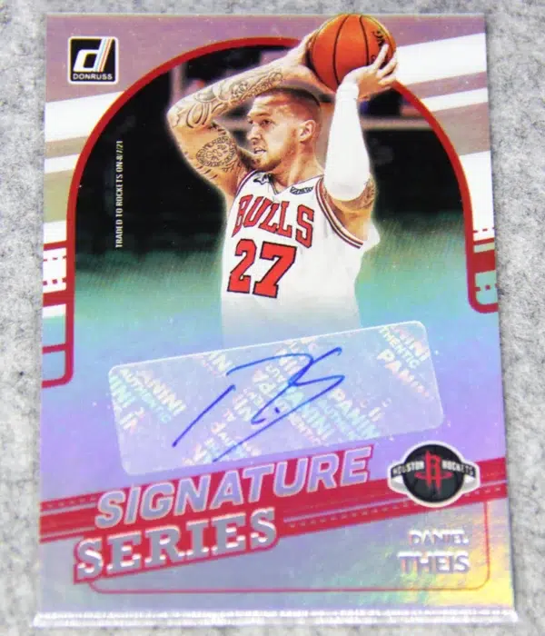 2021-22 Daniel Theis #SS-DTH Panini Signature Series Holo - front