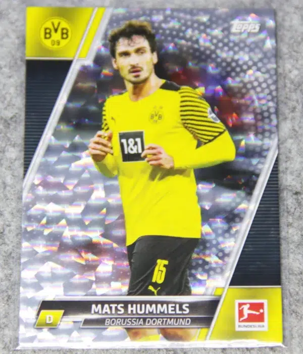 2021-22 Mats Hummels #60 Topps Bundesliga Speckle Foil - front