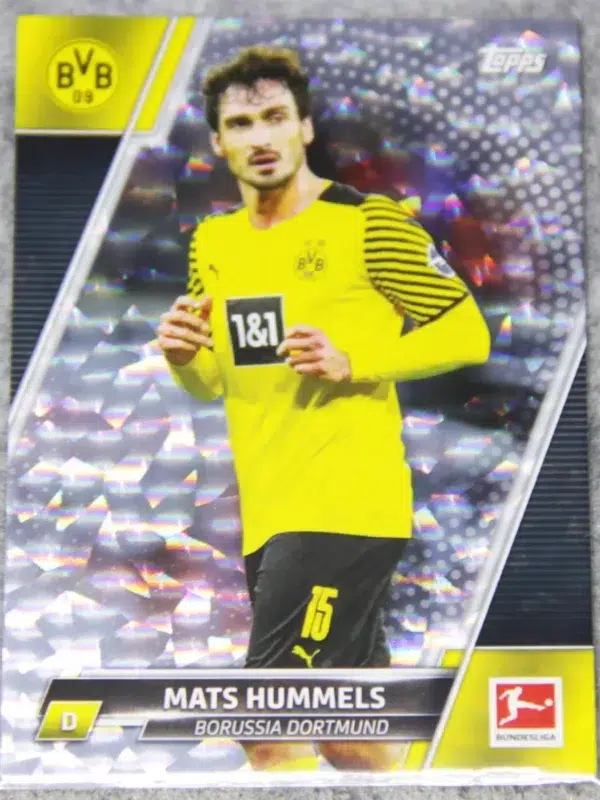 2021-22 Mats Hummels #60 Topps Bundesliga Speckle Foil - front