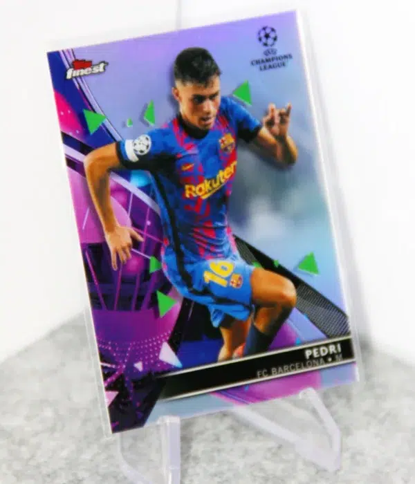 2021-22 Pedri #35 Topps Finest UEFA Champions League Refractor - stand