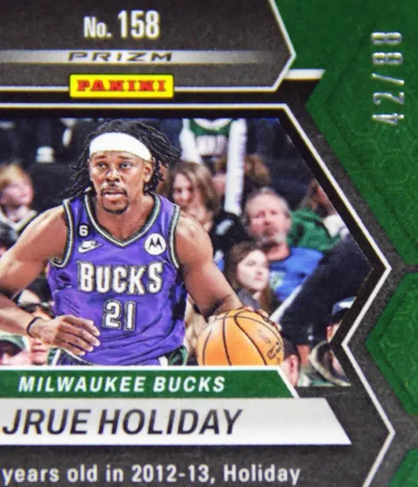 2022-23 Jrue Holiday #158 Panini Mosaic Choice Fusion Red Yellow Prizm SN#42 - detail