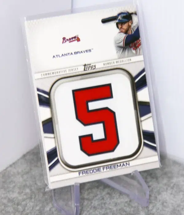 2022 Freddie Freeman #JNM-FF Topps Series 1 Commemorative Jersey Number Medallion - stand