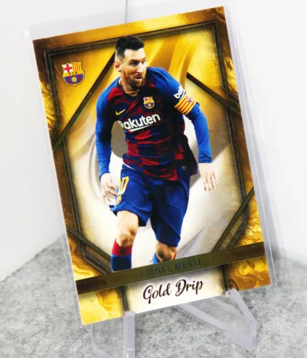 2023-24 Lionel Messi #GD-4 Topps FC Barcelona Team Set Gold Drip - stand