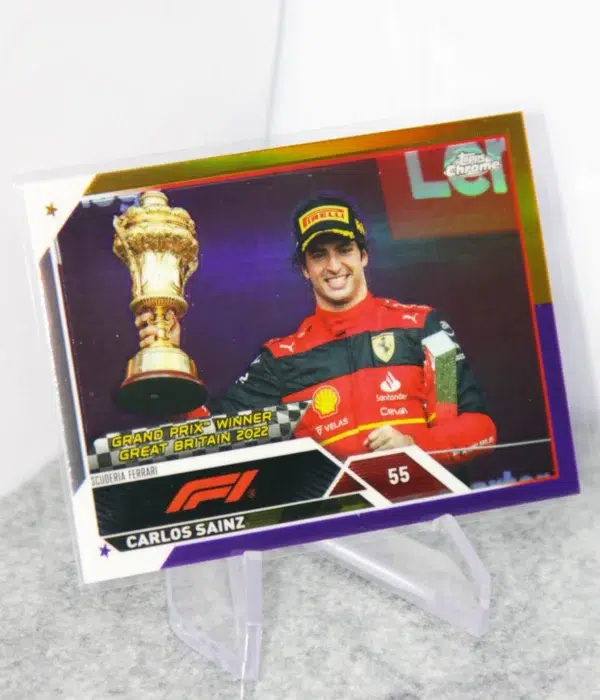 2023 Carlos Sainz #153 Topps Chrome F1 GP Winner Purple Gold Refractor - stand