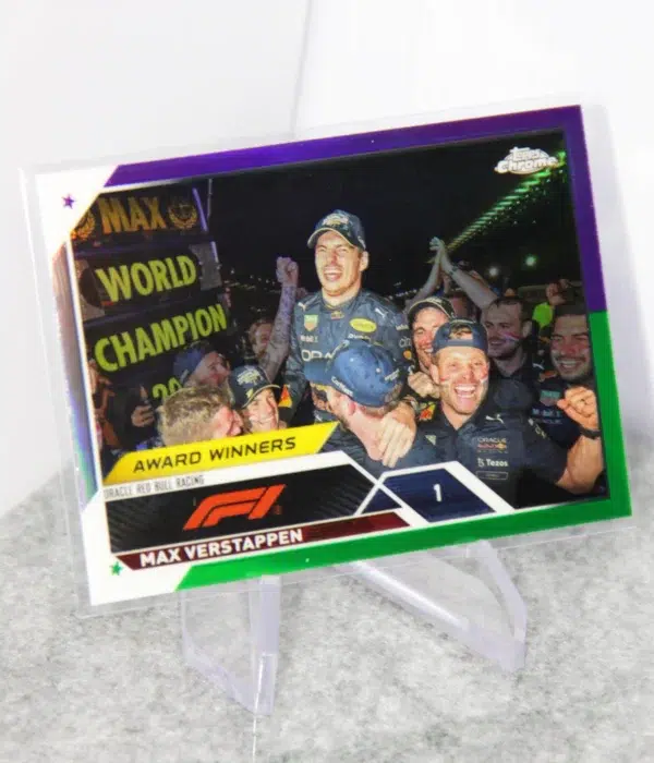 2023 Max Verstappen #190 Topps Chrome F1 Award Winners Purple Green Refractor - stand