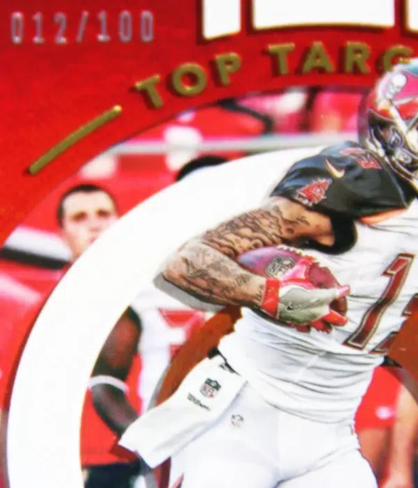 2017 Mike Evans #6 Panini Donruss Top Targets Holo SN#12 - detail