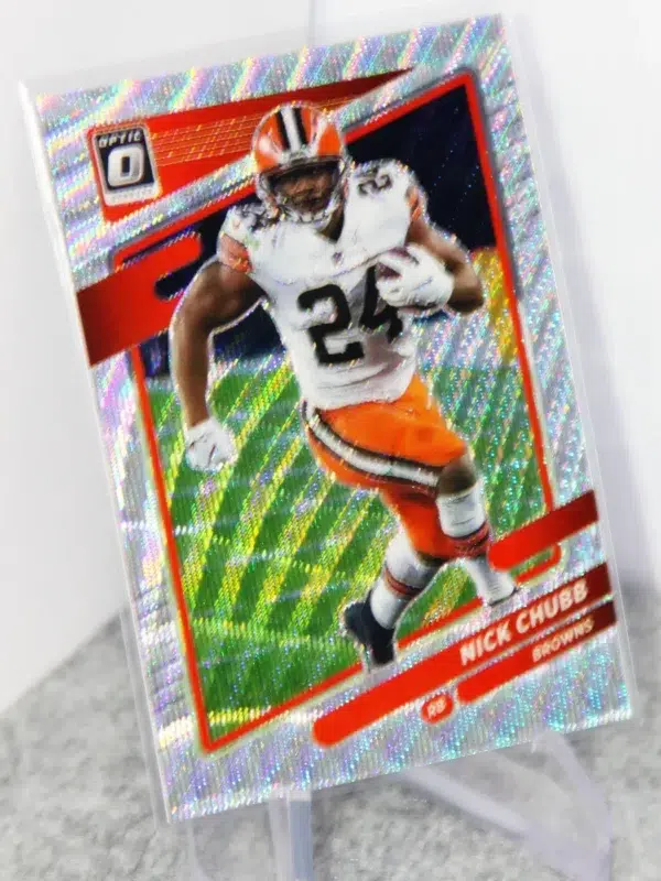 2021 Nick Chubb #141 Panini Donruss Optic Wave Prizm SN#250 - stand