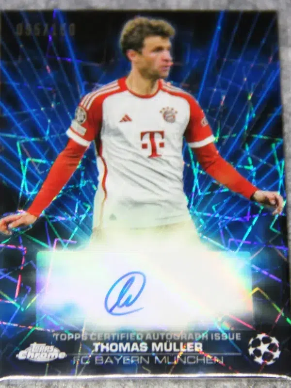 2023-24 Thomas Muller #BLA-TM Topps Chrome UEFA Club Competitions Black Lazer Refractor Autograph SN#95 - front