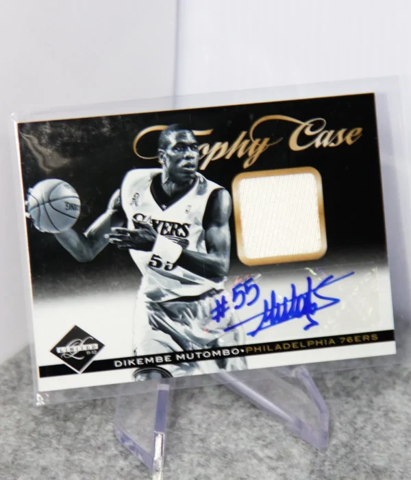 2011-12 Dikembe Mutombo #43 Panini Limited Trophy Case Patch Autograph SN#19 - stand
