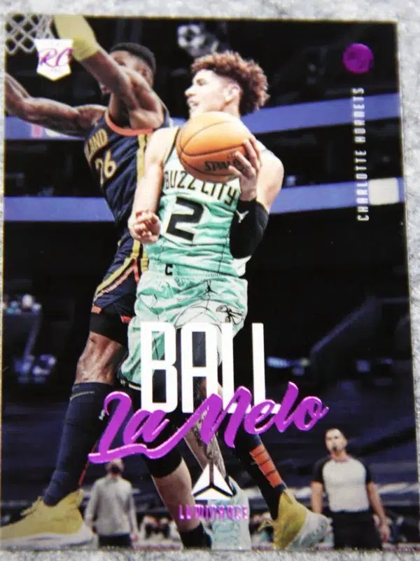 2020-21 LaMelo Ball #147 Panini Chronicles Luminance Pink Parallel RC - front
