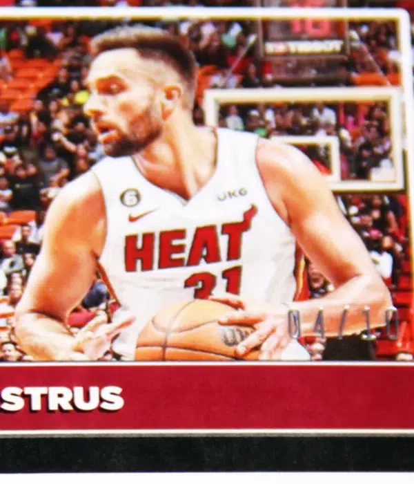 2022-23 Max Strus #168 Panini Donruss Optic Gold Wave Prizm SN#4 - detail