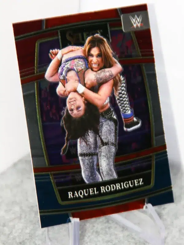 2022 Raquel Gonzalez #6 Panini WWE Select Concourse Smack Down Red & Blue Prizm - stand