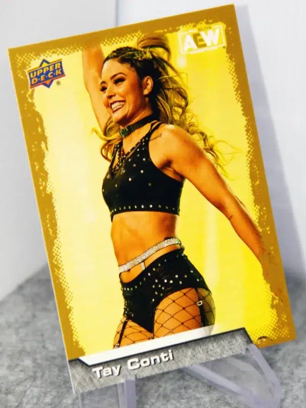2022 Tay Conti #33 Upper Deck AEW Wrestling Gold Parallel - stand