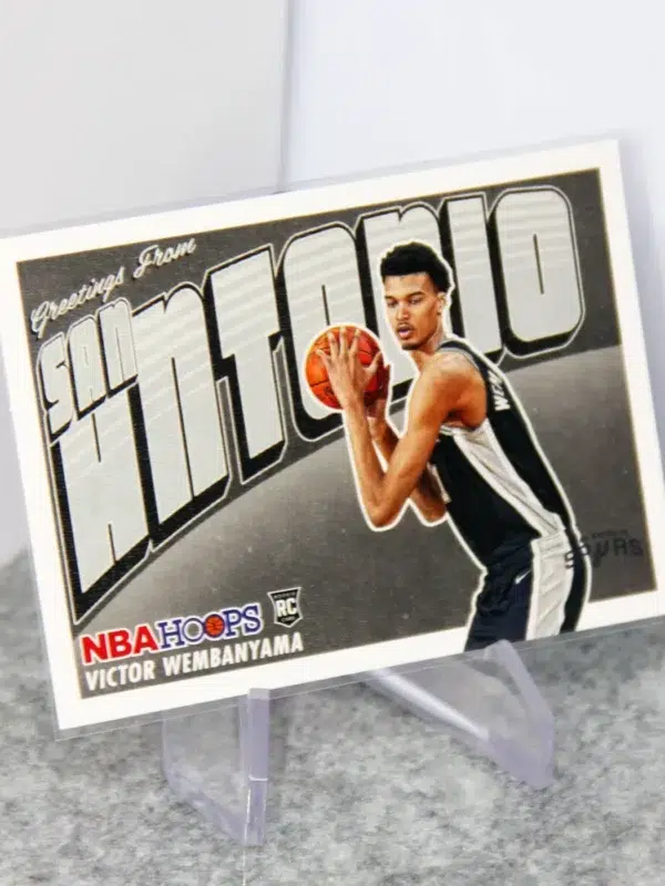 2023-24 Victor Wembanyama #1 Panini NBA Hoops Greetings from San Antonio RC - stand