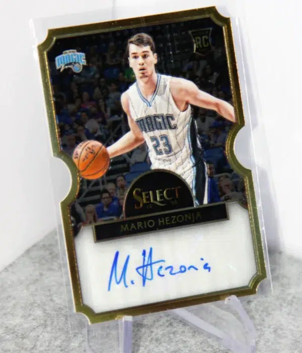 2015-16 Mario Hezonja #6 Panini Select Die-Cut RC Autograph SN#31 - stand