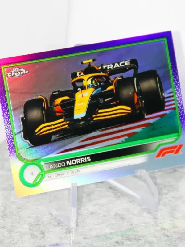 2022 Lando Norris #35 Topps Chrome F1 Purple Green Refractor - stand