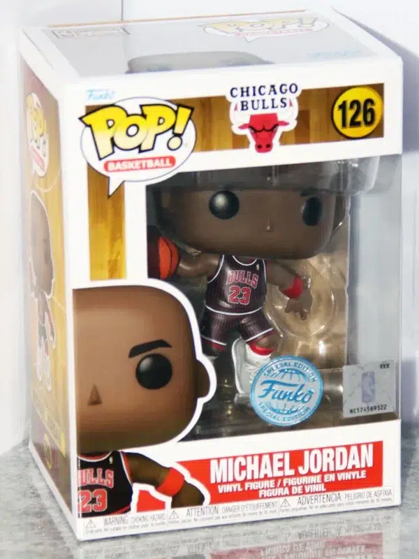 Funko POP! Michael Jordan #126 NBA Basketball Chicago Bulls Special Edition with Jordans Shoes - stand