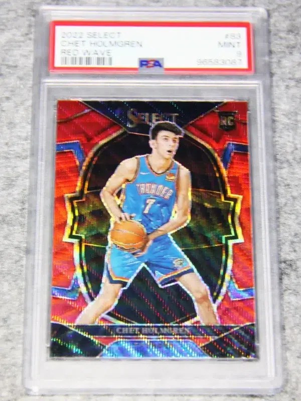 2022-23 Chet Holmgren #83 Panini Select Concourse Red Wave Prizm RC PSA 9 MT - front