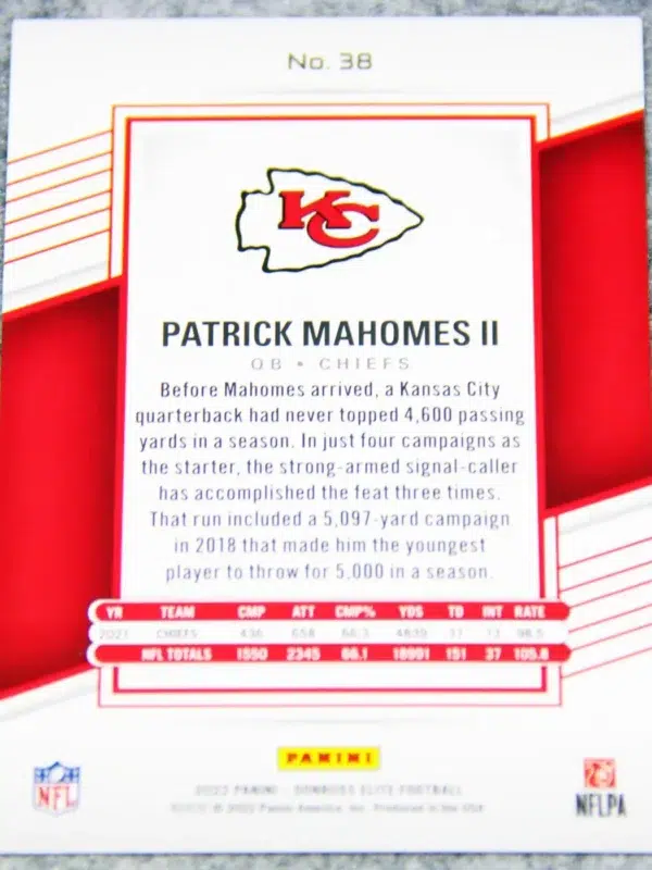 2022 Patrick Mahomes II #38 Panini Donruss Elite - back