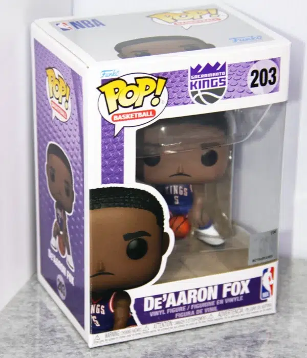 Funko POP! De'Aaron Fox #203 NBA Basketball Sacramento Kings Special City Edition - stand