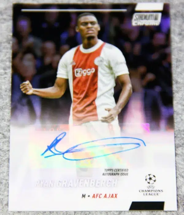 2021-22 Ryan Gravenberch #CA-RG Topps Stadium Club Chrome UCL Autograph Refractor - front