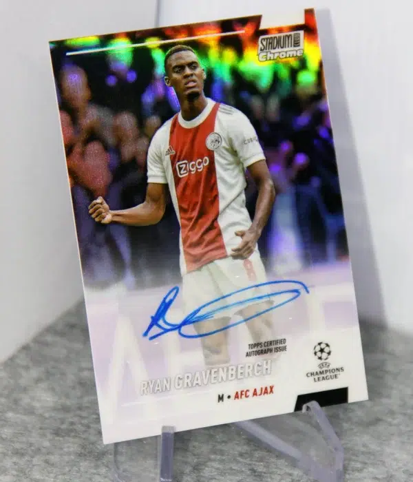 2021-22 Ryan Gravenberch #CA-RG Topps Stadium Club Chrome UCL Autograph Refractor - stand