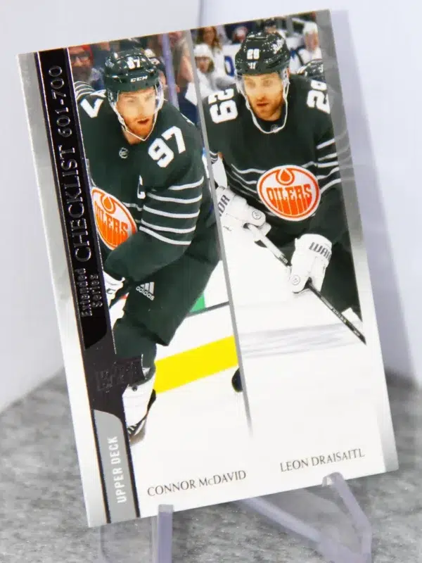 2020-21 Leon Draisaitl & Connor McDavid #700 Upper Deck Extended Serries Checklist - stand