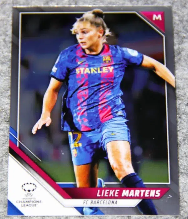 2022 Lieke Martens #1 Topps Chrome UEFA Women's Champions League RC - front