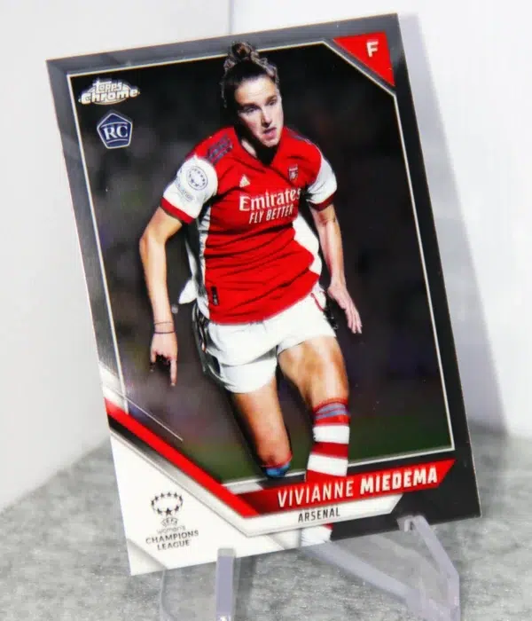 2022 Vivianne Miedema #10 Topps Chrome UEFA Women's Champions League - stand