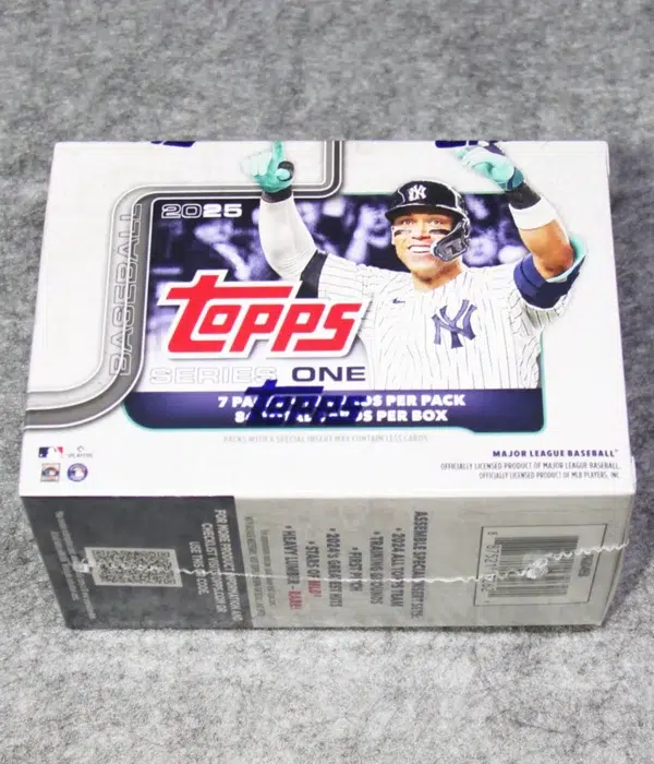 2025 Topps Series 1 Baseball MLB Value Box - back
