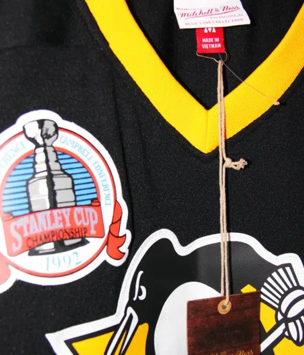 Mario Lemieux #66 Pittsburgh Penguins 1991-92 Stanley Cup Mitchell & Ness Throwback NHL Hockey Jersey - M - closeup