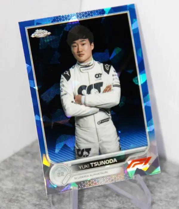 2022 Yuki Tsunoda #61 Topps F1 Chrome Sapphire Edition