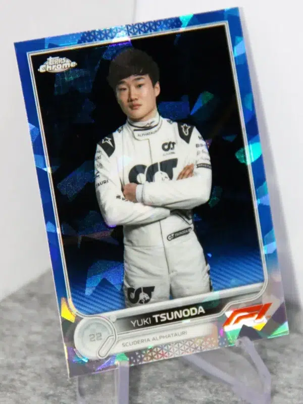 2022 Yuki Tsunoda #61 Topps F1 Chrome Sapphire Edition