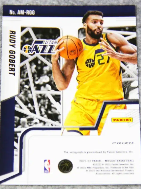 2021-22 Rudy Gobert #AM-RGG Panini Mosaic Autographs Red Yellow Choice Prizm