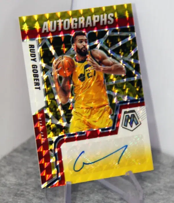 2021-22 Rudy Gobert #AM-RGG Panini Mosaic Autographs Red Yellow Choice Prizm