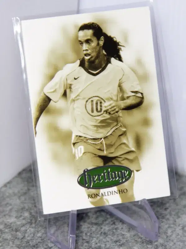 2021 Ronaldinho #HG114 Futera Unique World Football Heritage Silver /21