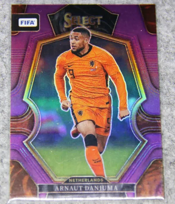2022-23 Arnaut Danjuma #155 Panini Select FIFA Mezzanine Purple Prizm /75