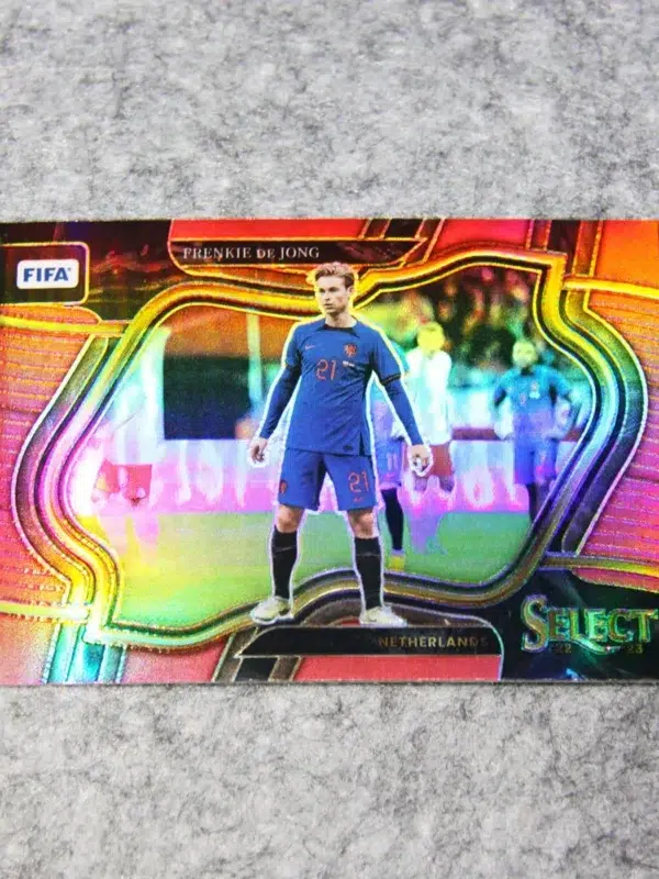 2022-23 Frenkie de Jong #233 Panini Select FIFA Soccer Field Level Red Prizm
